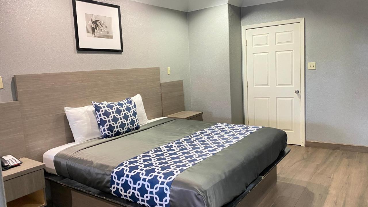 Island Suites Hobby Airport Хьюстон Экстерьер фото