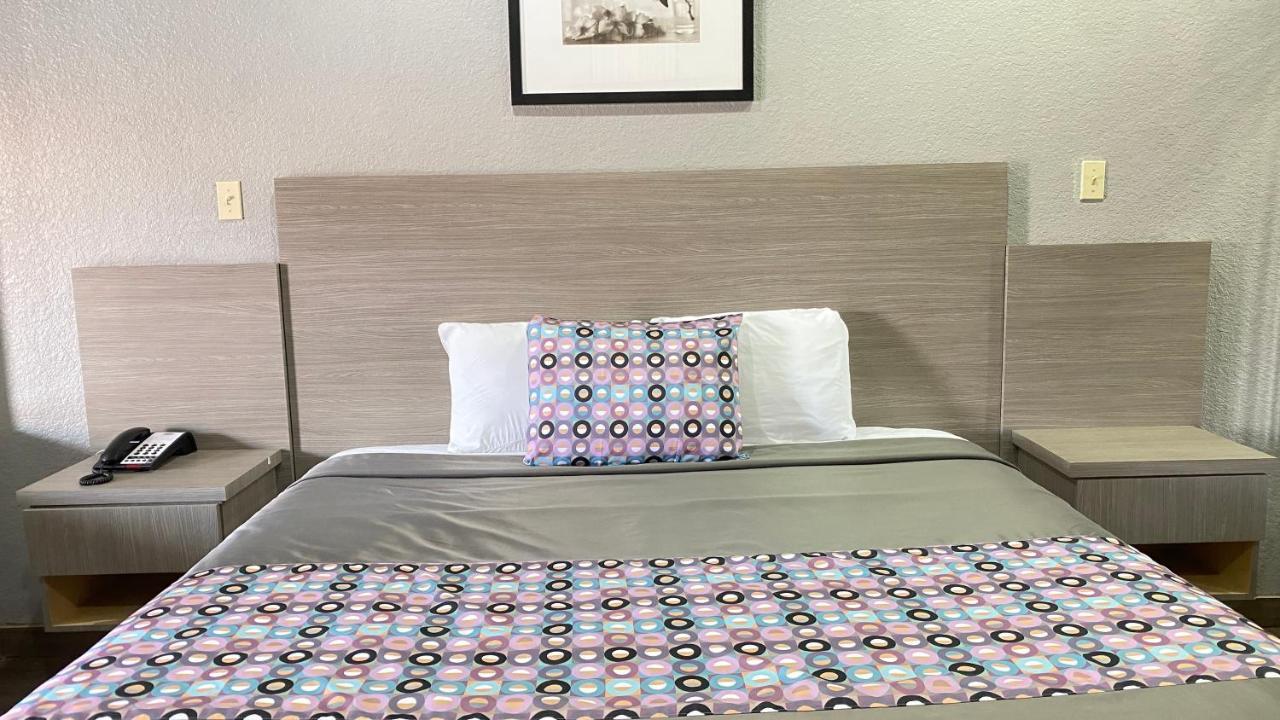 Island Suites Hobby Airport Хьюстон Экстерьер фото
