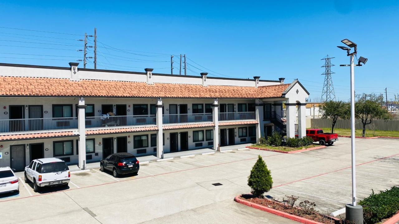 Island Suites Hobby Airport Хьюстон Экстерьер фото