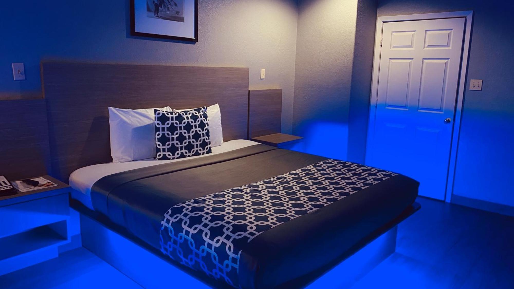 Island Suites Hobby Airport Хьюстон Экстерьер фото